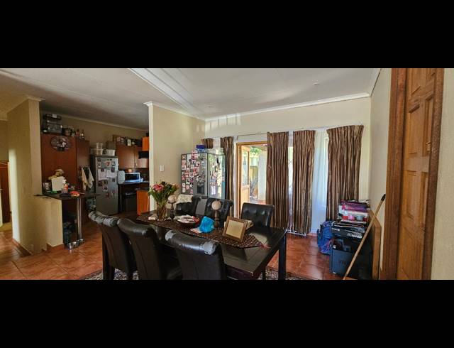 3 BEDROOM FREESTANDING FOR SALE IN CASHAN
